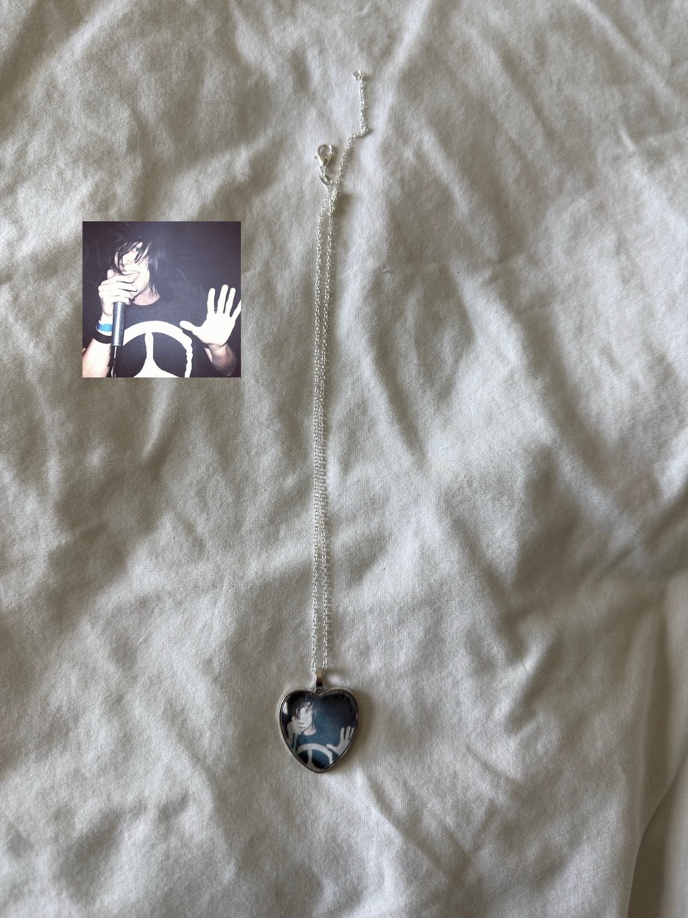 sleeping with sirens kellin quinn necklace